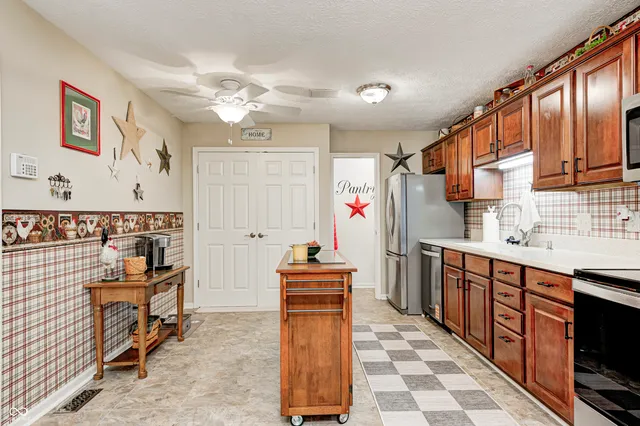 $260,000 | 269 Andrews Blvd Drive East, Plainfield, IN 46168