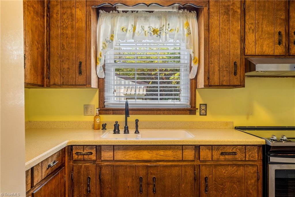 626 Westerly Park Road Eden, NC 27288 - Photo 15 of 33 Kitchen