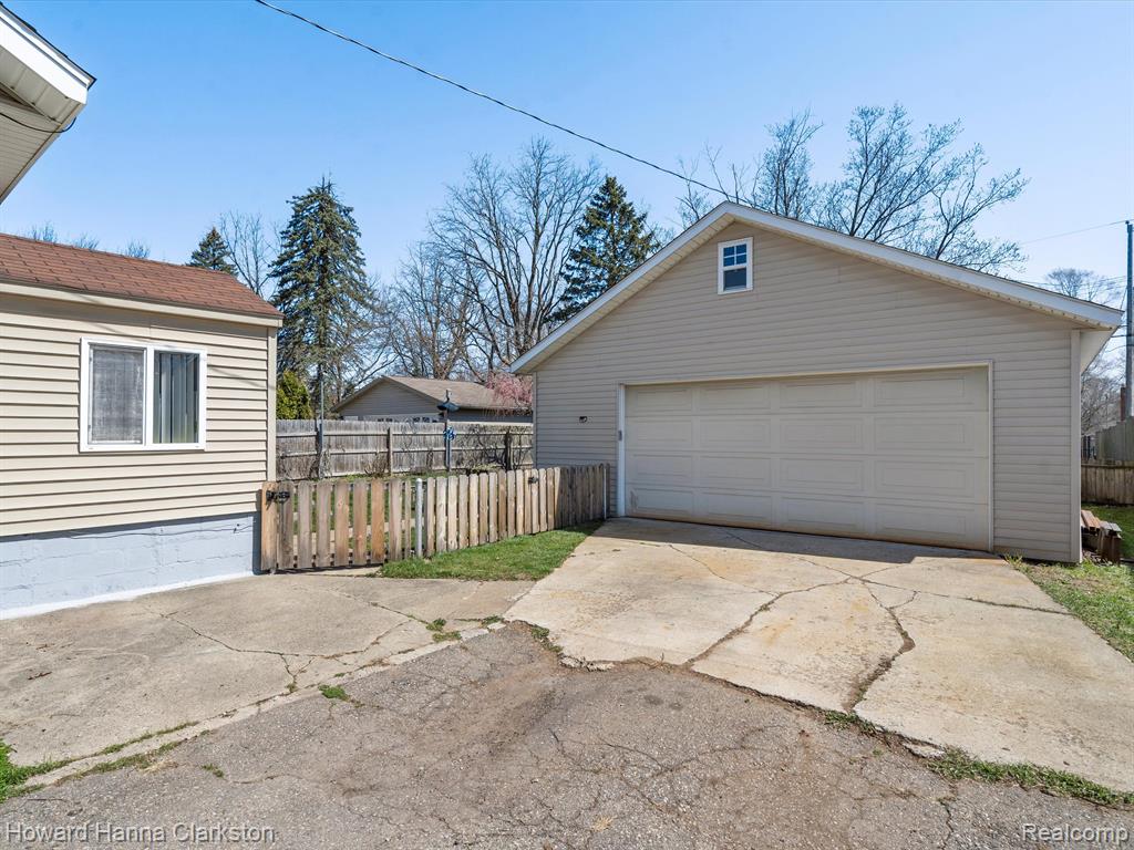 3087 South Adams Road Rochester Hills, MI 48309 - Photo 23 of 32