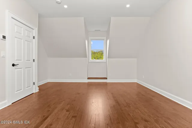 $8,000 | 44 Riversville Road, Unit UPSTAIRS, Greenwich, CT 06831