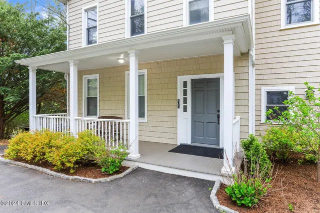 $8,000 | 44 Riversville Road, Unit UPSTAIRS, Greenwich, CT 06831