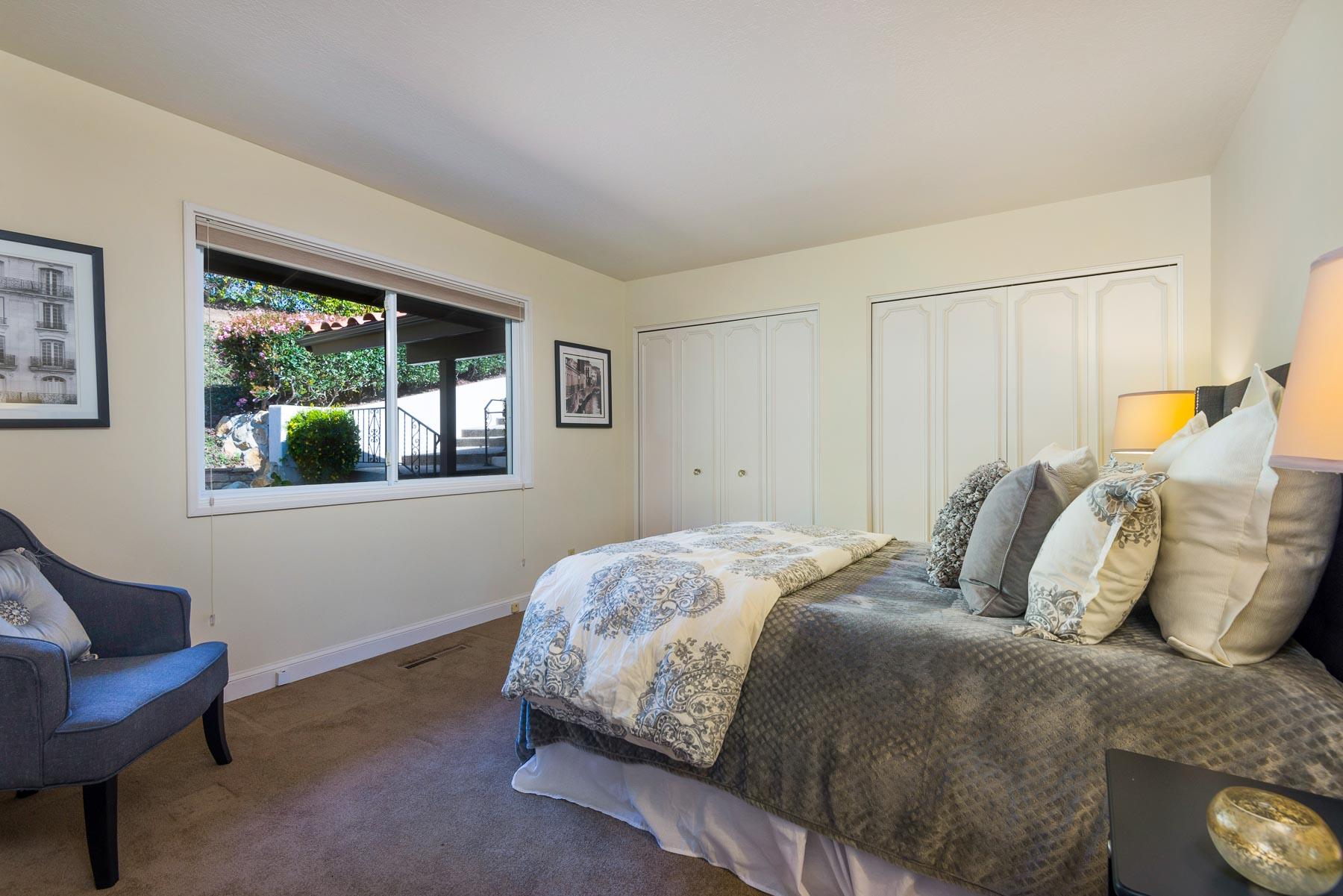174 Coronada Circle Montecito, CA 93108 - Photo 14 of 21 Guest Bed