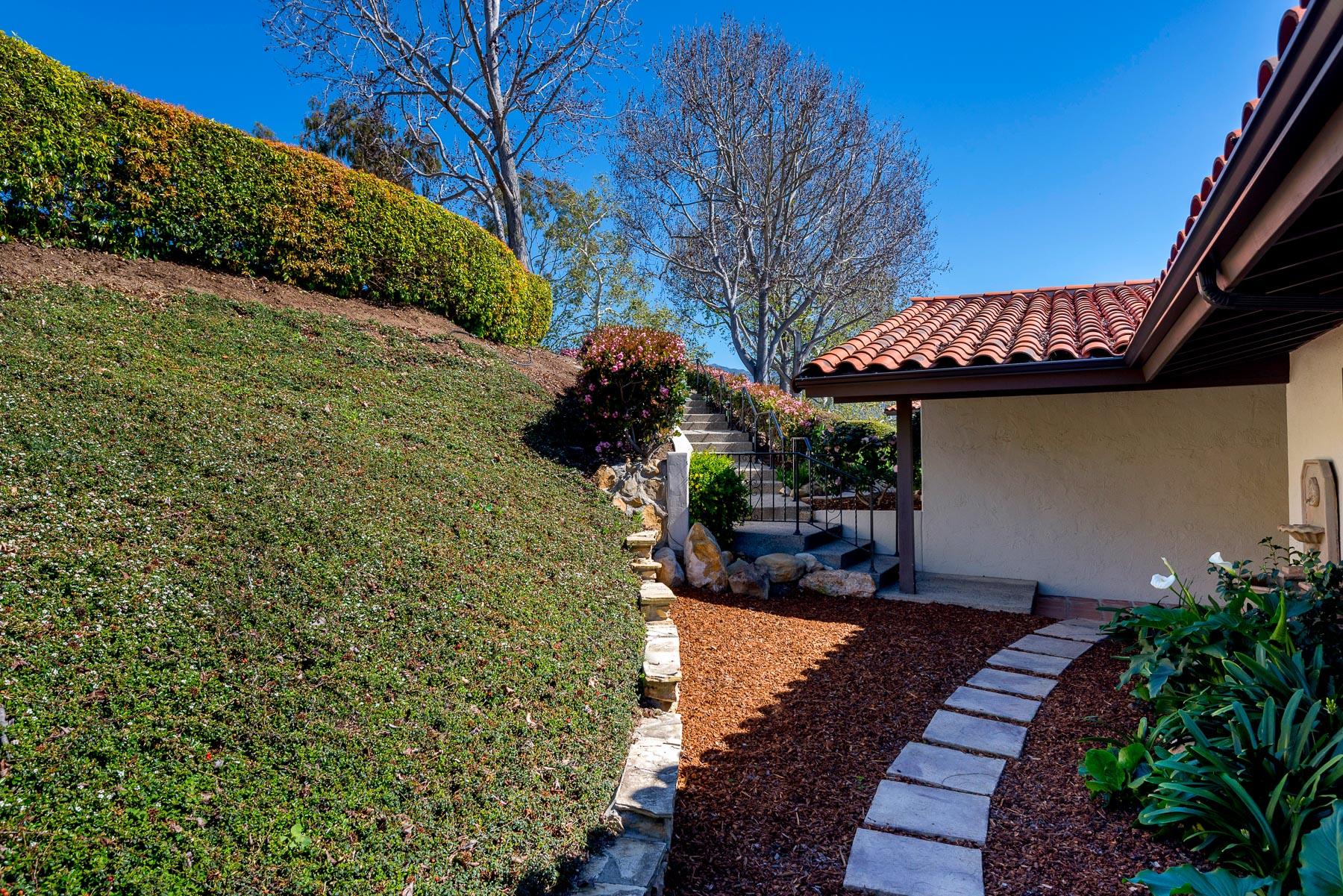 174 Coronada Circle Montecito, CA 93108 - Photo 20 of 21 Front Side Yard
