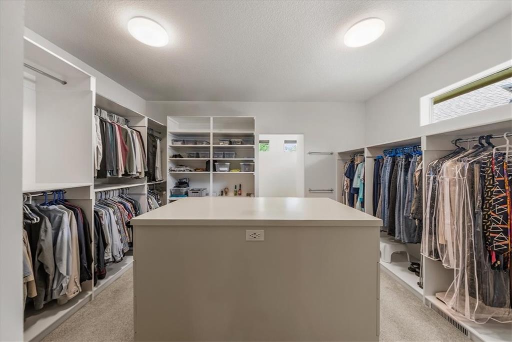 9896 Saddletop Lenexa, KS 66227 - Photo 11 of 51