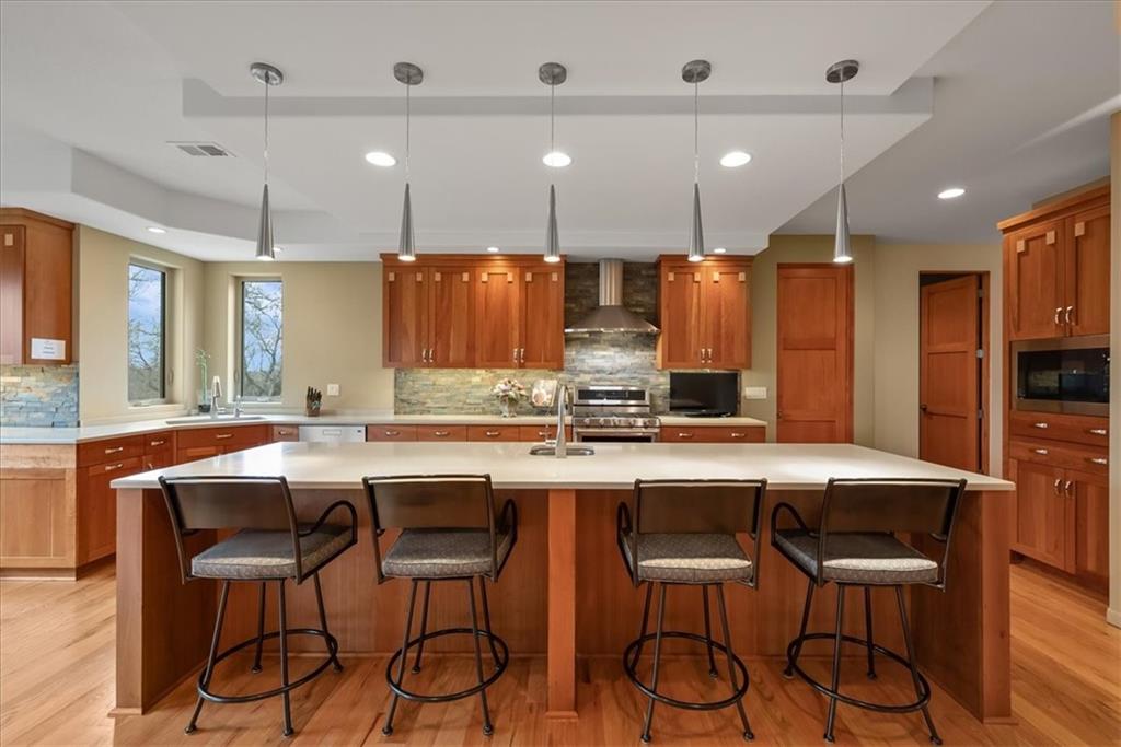 9896 Saddletop Lenexa, KS 66227 - Photo 17 of 51