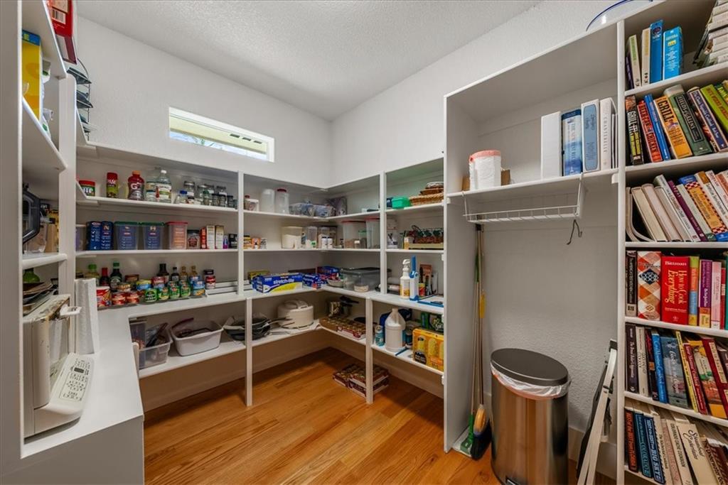 9896 Saddletop Lenexa, KS 66227 - Photo 24 of 51