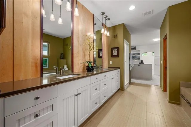 $859,900 | 9896 Saddletop, Lenexa, KS 66227