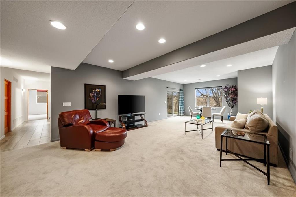 9896 Saddletop Lenexa, KS 66227 - Photo 30 of 51