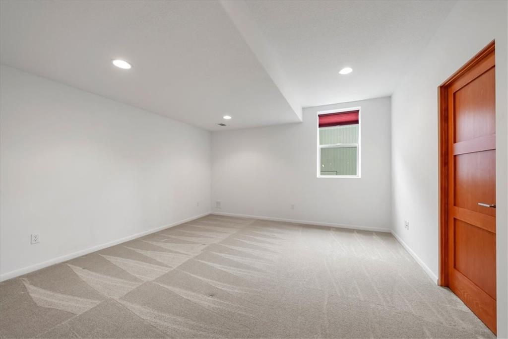 9896 Saddletop Lenexa, KS 66227 - Photo 33 of 51