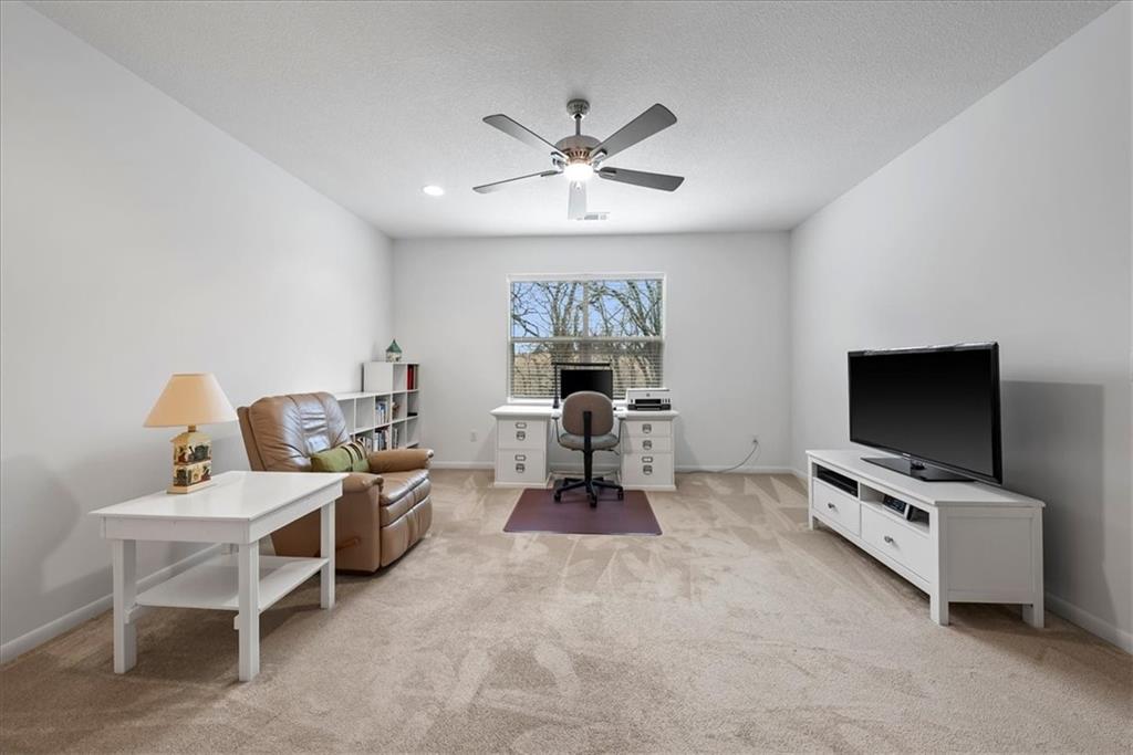 9896 Saddletop Lenexa, KS 66227 - Photo 35 of 51