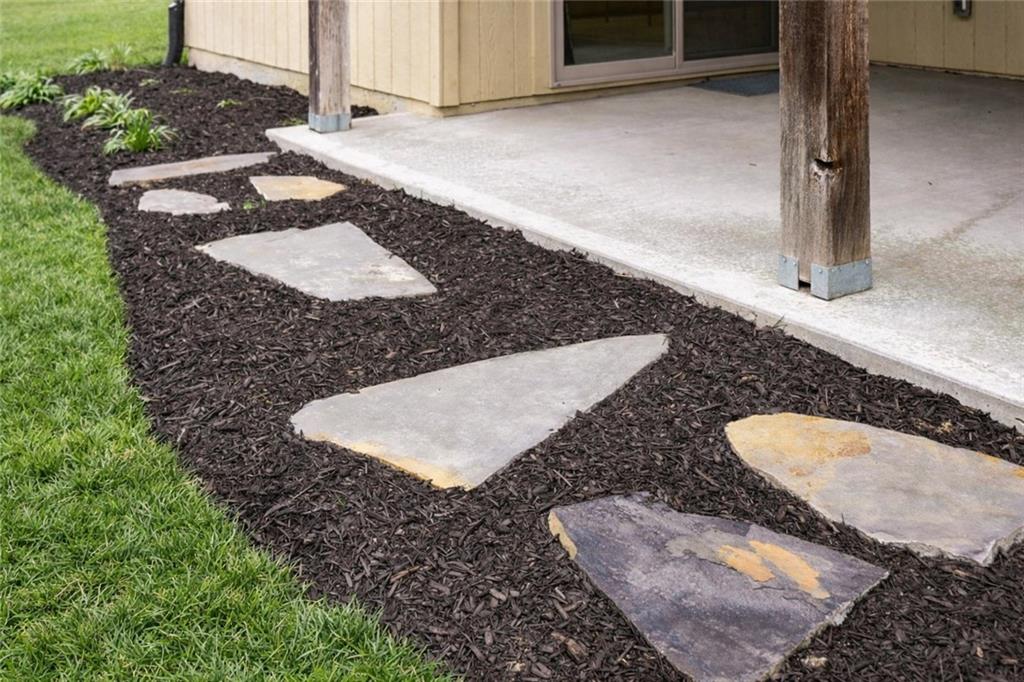 9896 Saddletop Lenexa, KS 66227 - Photo 43 of 51