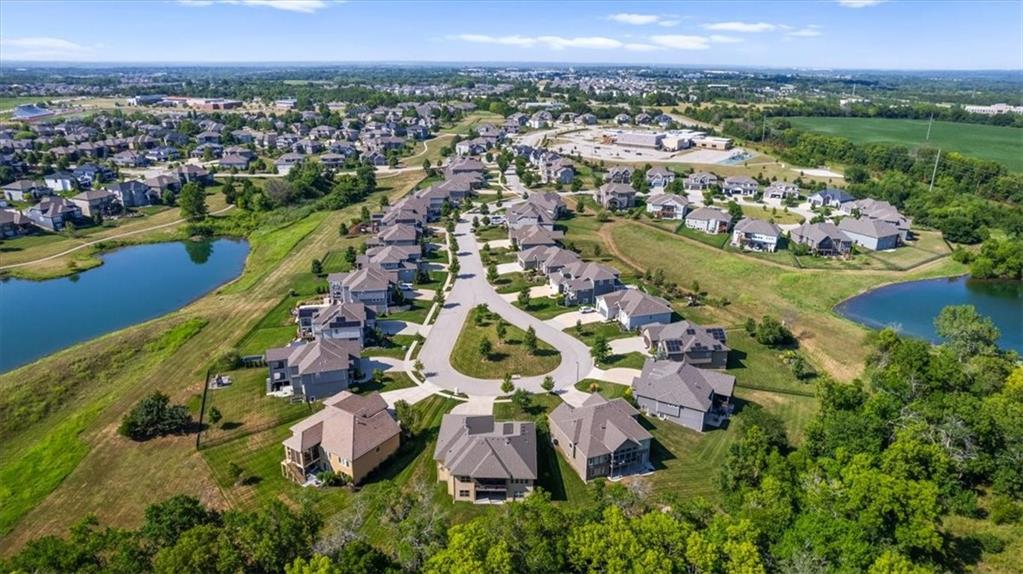 9896 Saddletop Lenexa, KS 66227 - Photo 48 of 51