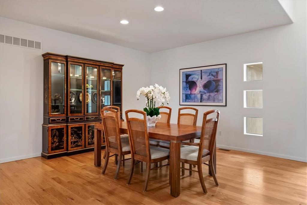 9896 Saddletop Lenexa, KS 66227 - Photo 5 of 51