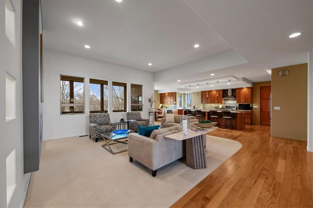 9896 Saddletop Lenexa, KS 66227 - Photo 6 of 51