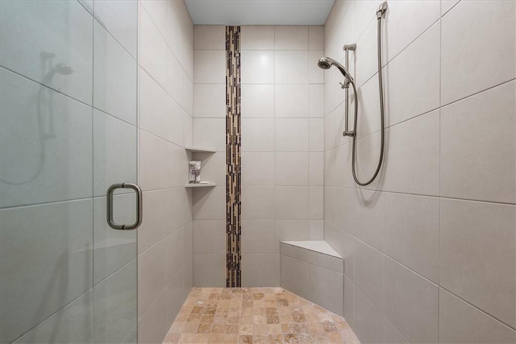 9896 Saddletop Lenexa, KS 66227 - Photo 10 of 51