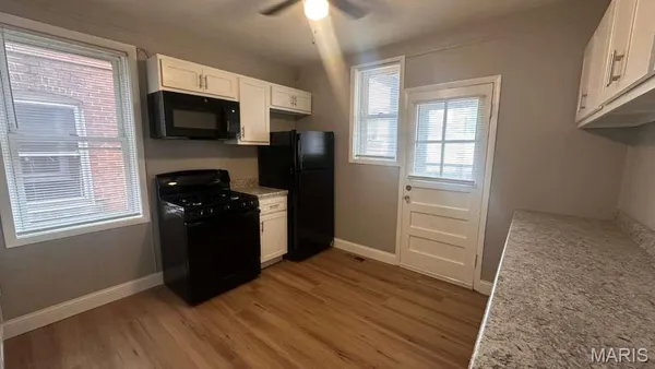 $1,000 | 5042 Pernod Avenue, Unit 1F, St. Louis, MO 63139