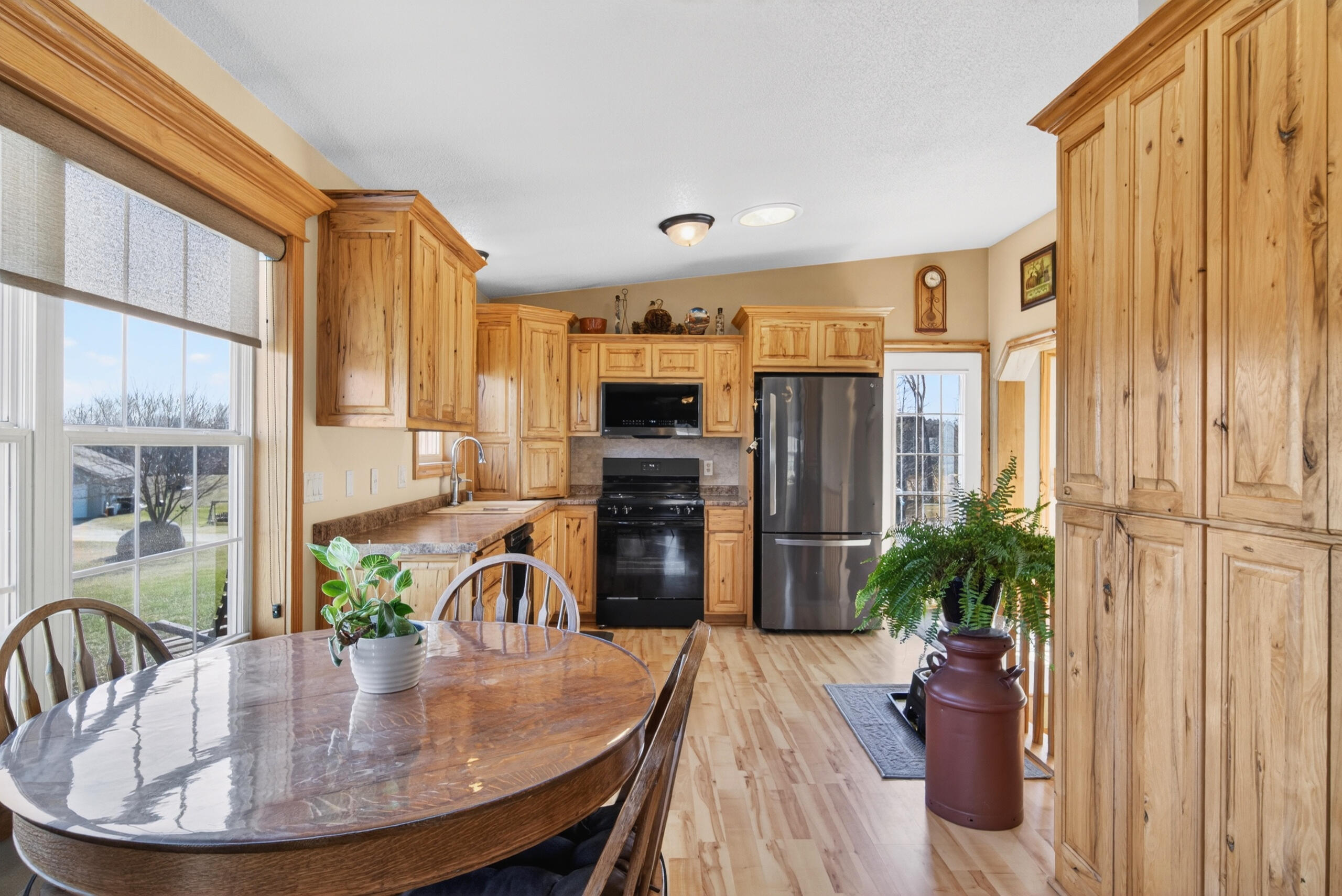 N3556 Slatts Road Mitchell, WI 53011 - Photo 4 of 28 Dining Area
