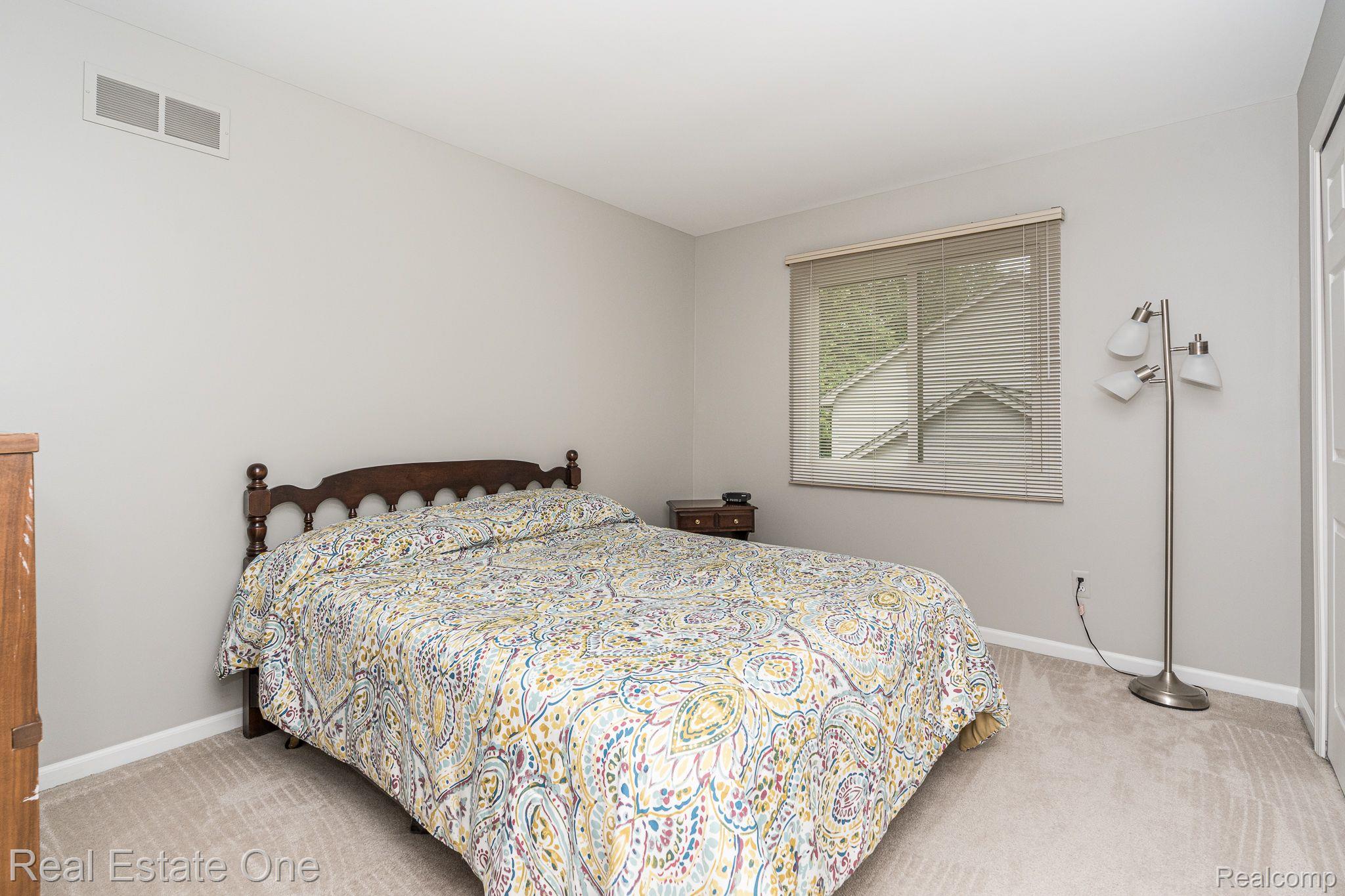 2657 Long Meadow Lane Rochester, MI 48307 - Photo 28 of 46 3rd Bedroom