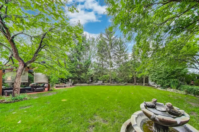 $899,900 | 1821 East Boulder Drive, Mount Prospect, IL 60056