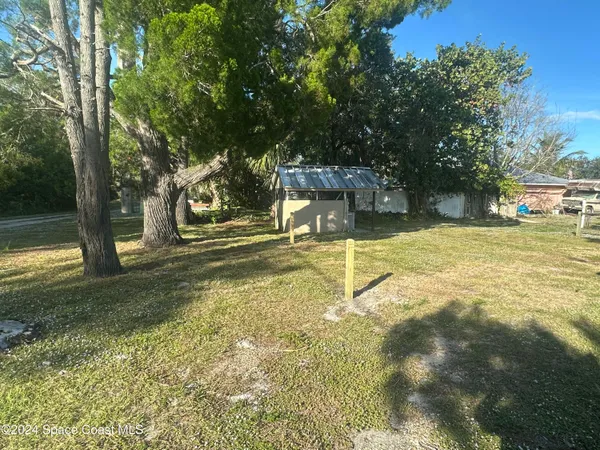 $1,900 | 9852 Honeysuckle Drive, Unit C, Sebastian, FL 32976