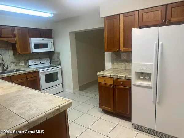 $1,900 | 9852 Honeysuckle Drive, Unit C, Sebastian, FL 32976