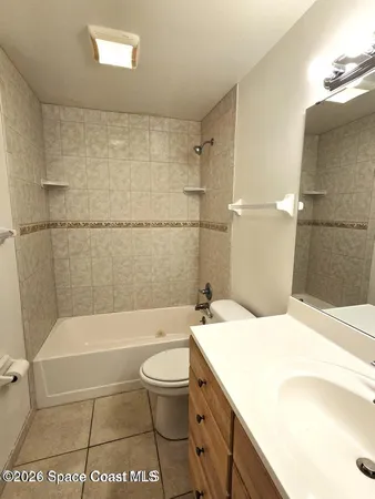 $1,900 | 9852 Honeysuckle Drive, Unit C, Sebastian, FL 32976