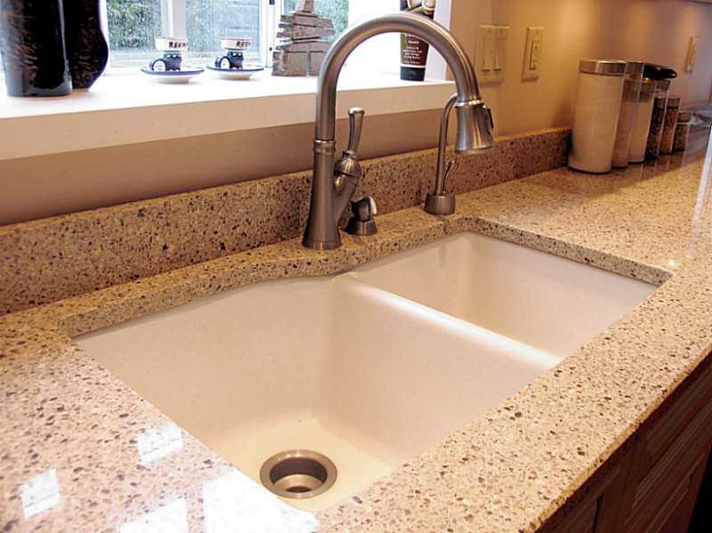 Kitchen. Quartz counter tops.