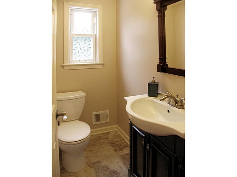 56 Holland Road Churchill, PA 15235 - Photo 10 of 25 Partial Bath. Main floor Powder Room.