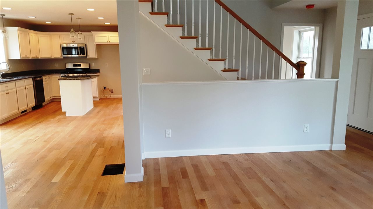 34 Rolling Ridge Lane Pelham, NH 03076 - Photo 4 of 19