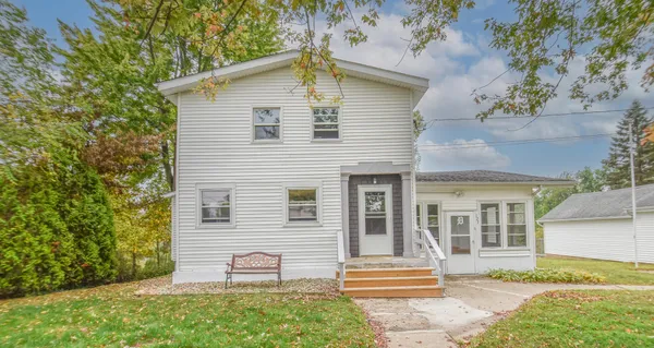 $219,900 | 127 West High Street, Union City, MI 49094