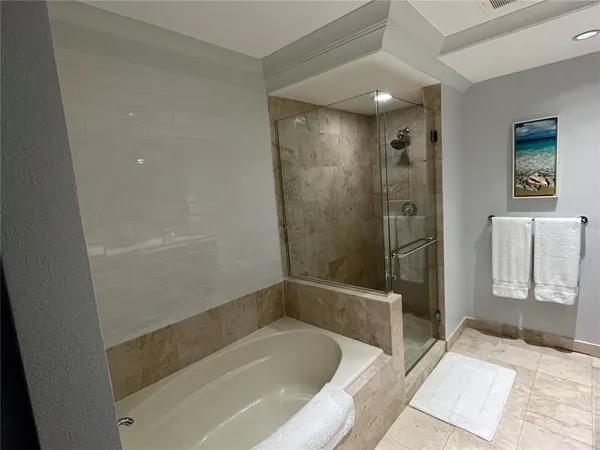 $5,800 | 1350 Main Street, Unit 1501, Sarasota, FL 34236