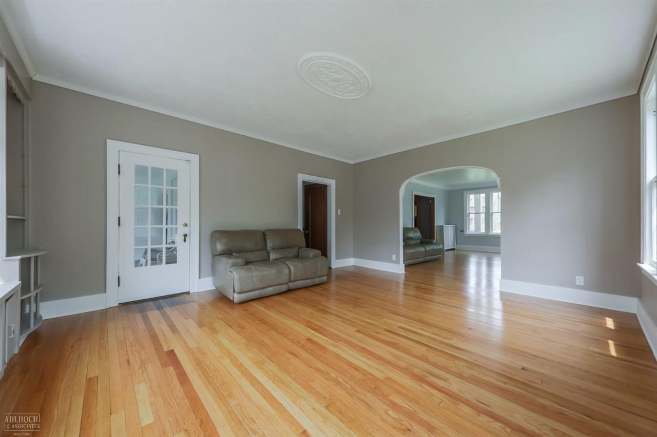 1405 Devonshire Road Grosse Pointe Park, MI 48230 - Photo 10 of 24