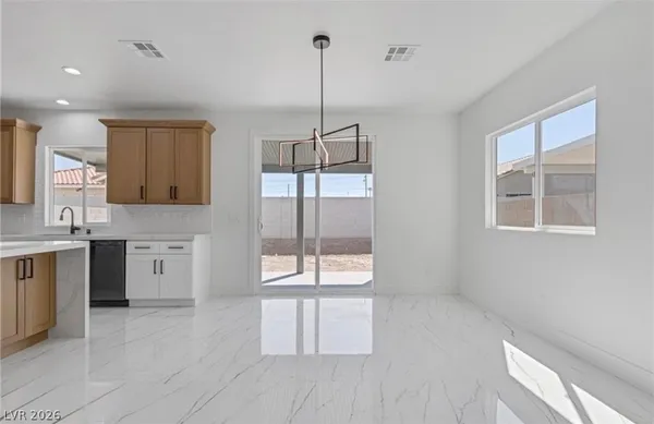 $2,795 | 4035 Welter Avenue, Las Vegas, NV 89104