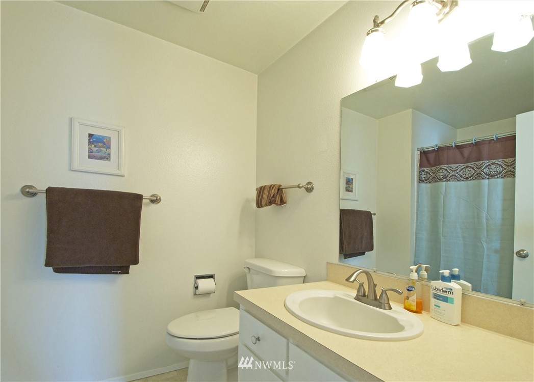 1963 West Beach Road Oak Harbor, WA 98277 - Photo 11 of 19 Gallery Image 11