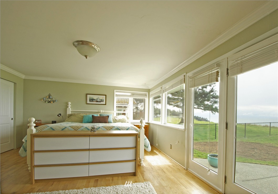 1963 West Beach Road Oak Harbor, WA 98277 - Photo 12 of 19 Gallery Image 12