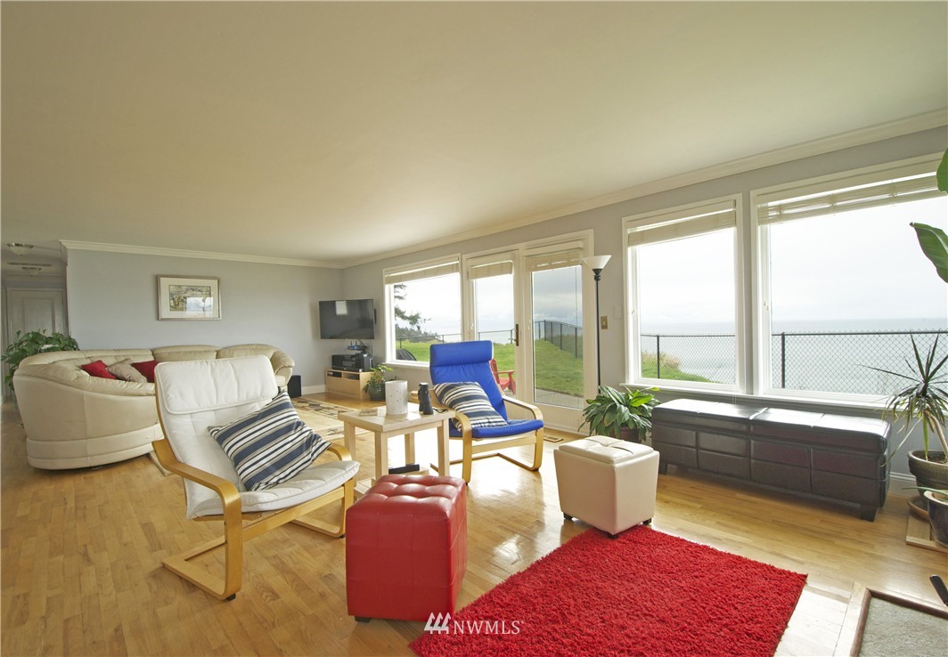 1963 West Beach Road Oak Harbor, WA 98277 - Photo 5 of 19 Gallery Image 5
