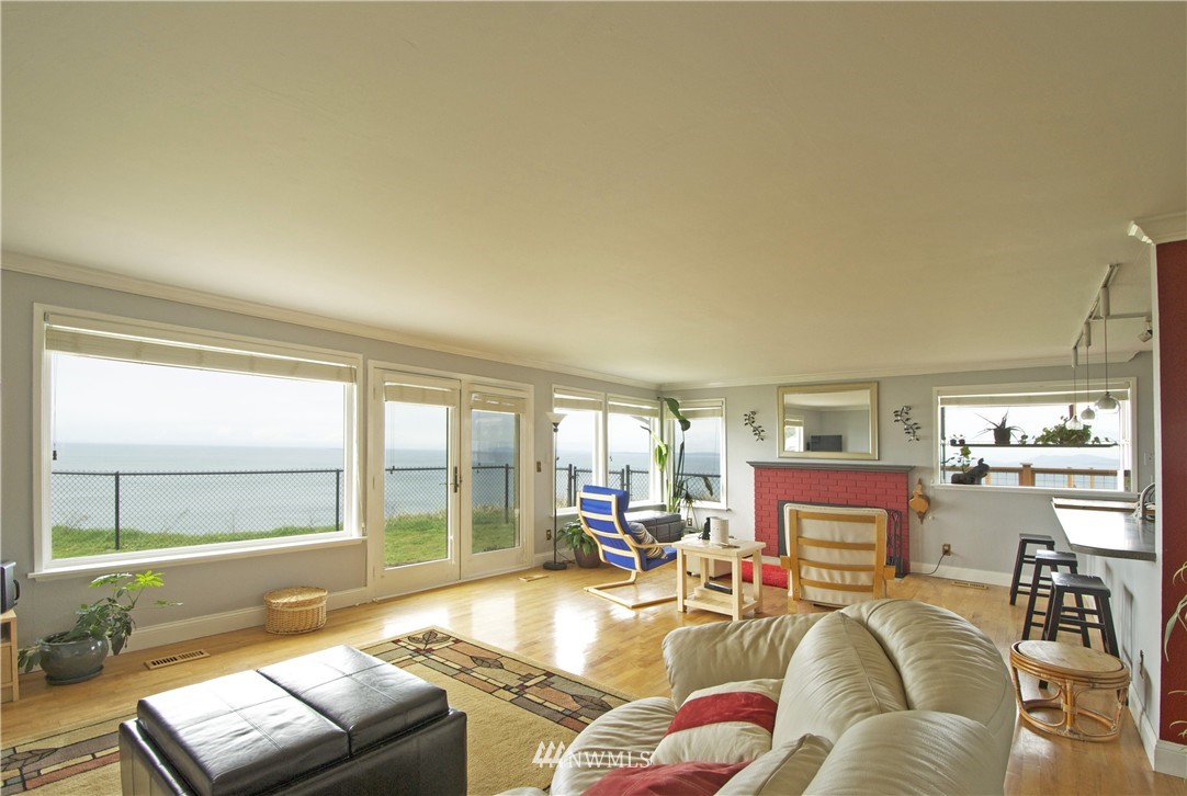 1963 West Beach Road Oak Harbor, WA 98277 - Photo 6 of 19 Gallery Image 6
