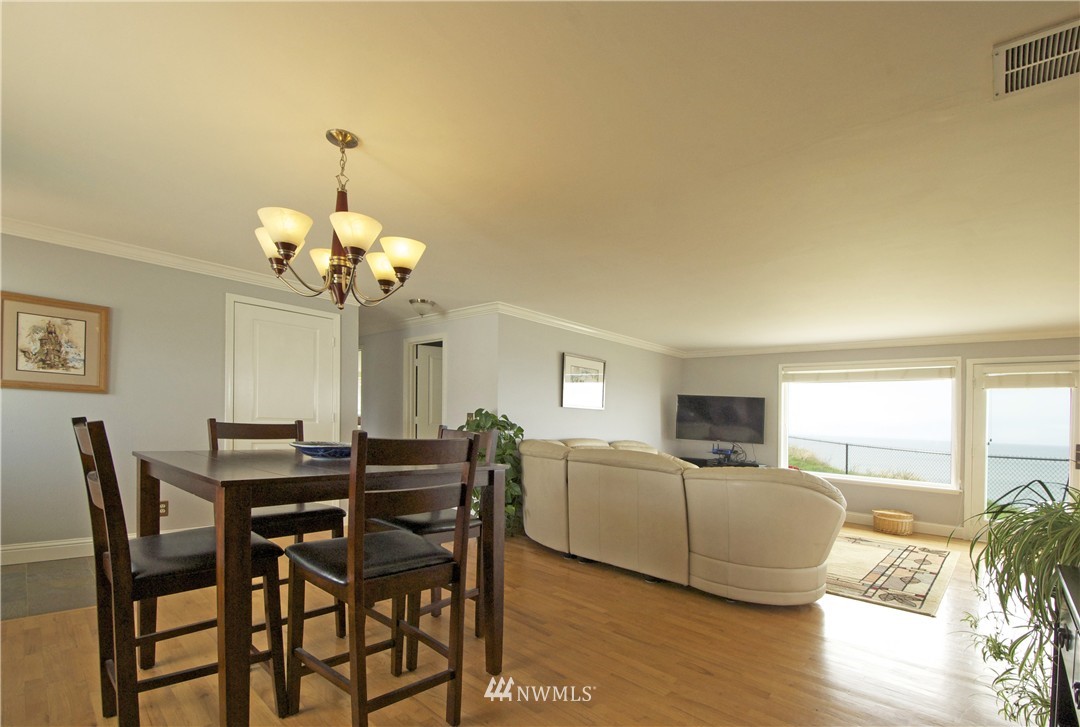 1963 West Beach Road Oak Harbor, WA 98277 - Photo 10 of 19 Gallery Image 10