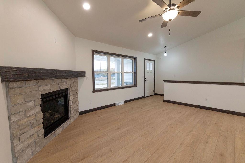 3752 Evelyn Rose Lane Suamico, WI 54313 - Photo 5 of 25