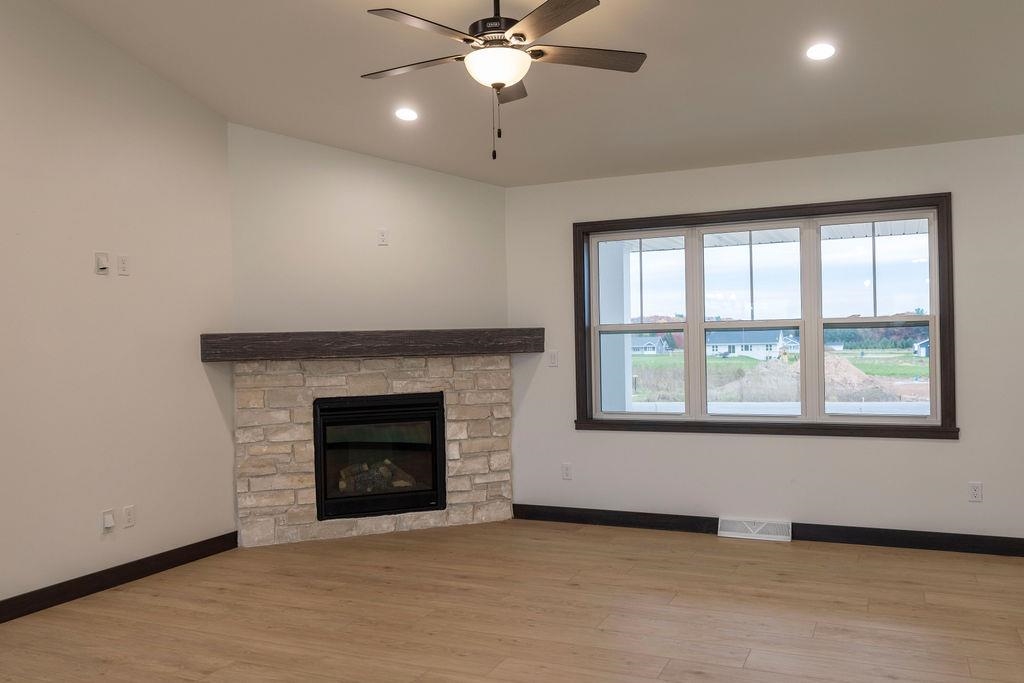 3752 Evelyn Rose Lane Suamico, WI 54313 - Photo 6 of 25