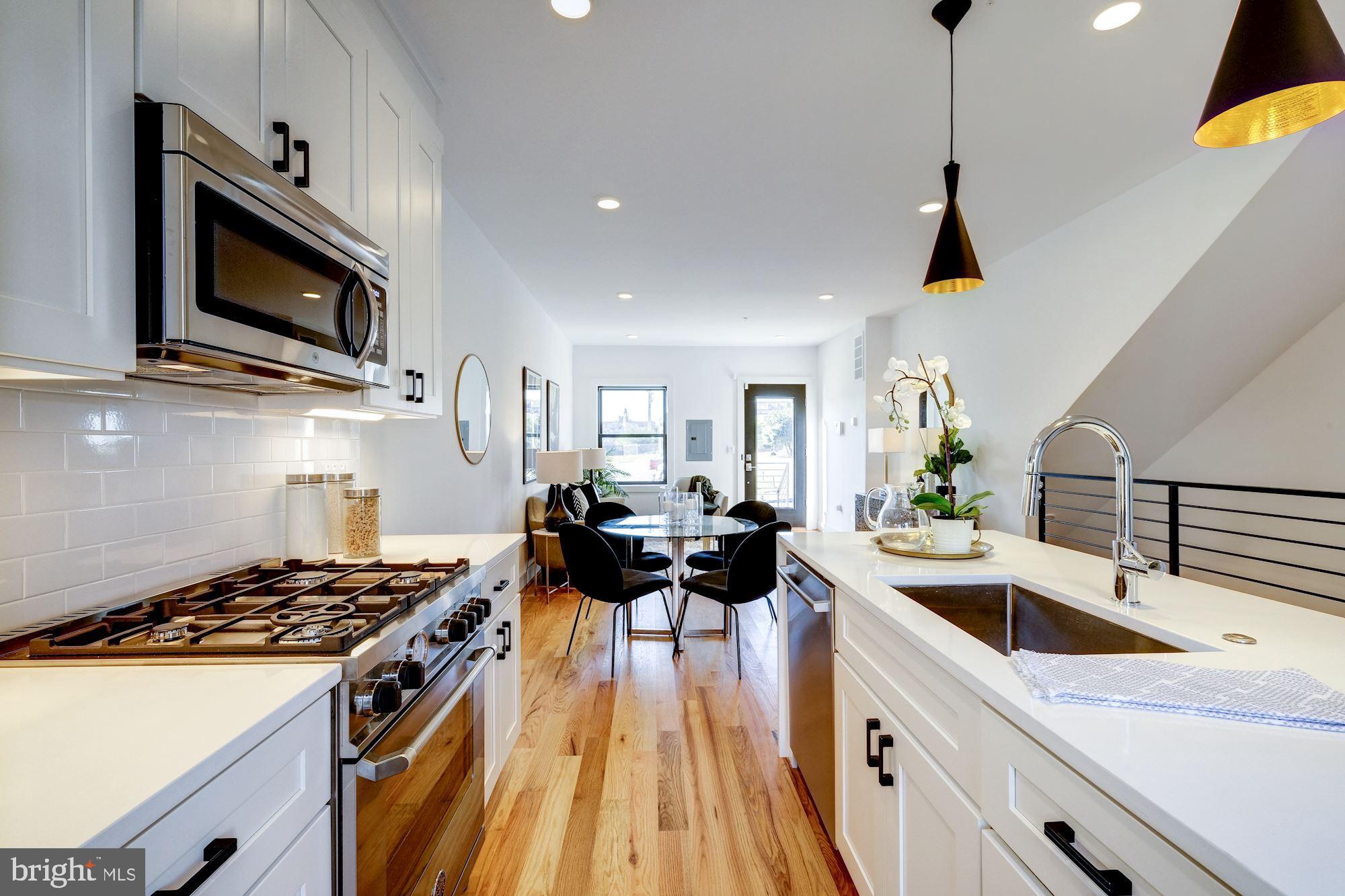 537 Gresham Place Northwest, Unit 1 Washington, DC 20001 - Photo 5 of 15 Gorgeous kitchen