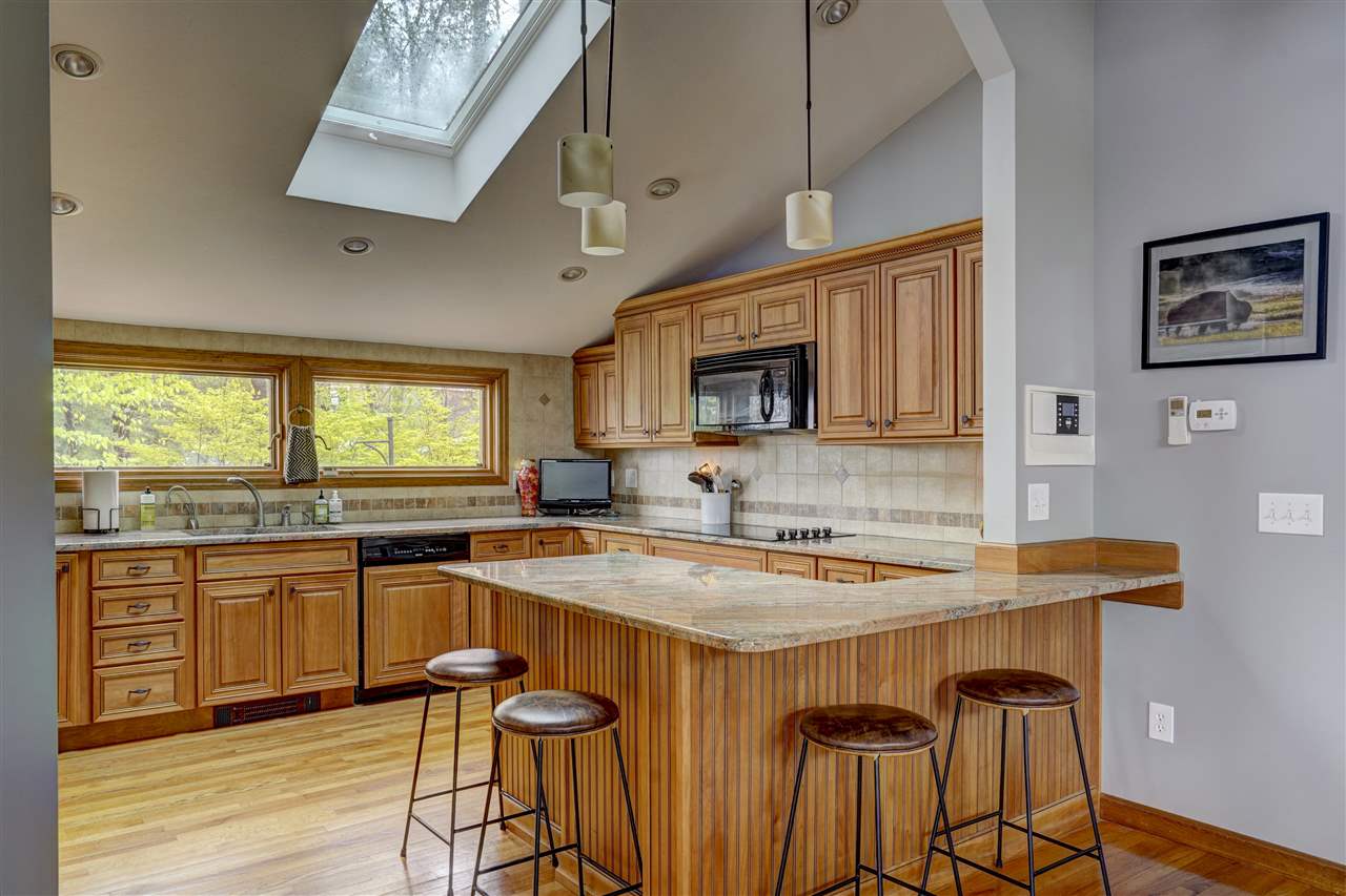 8 Cheryl Road Windham, NH 03087 - Photo 11 of 38