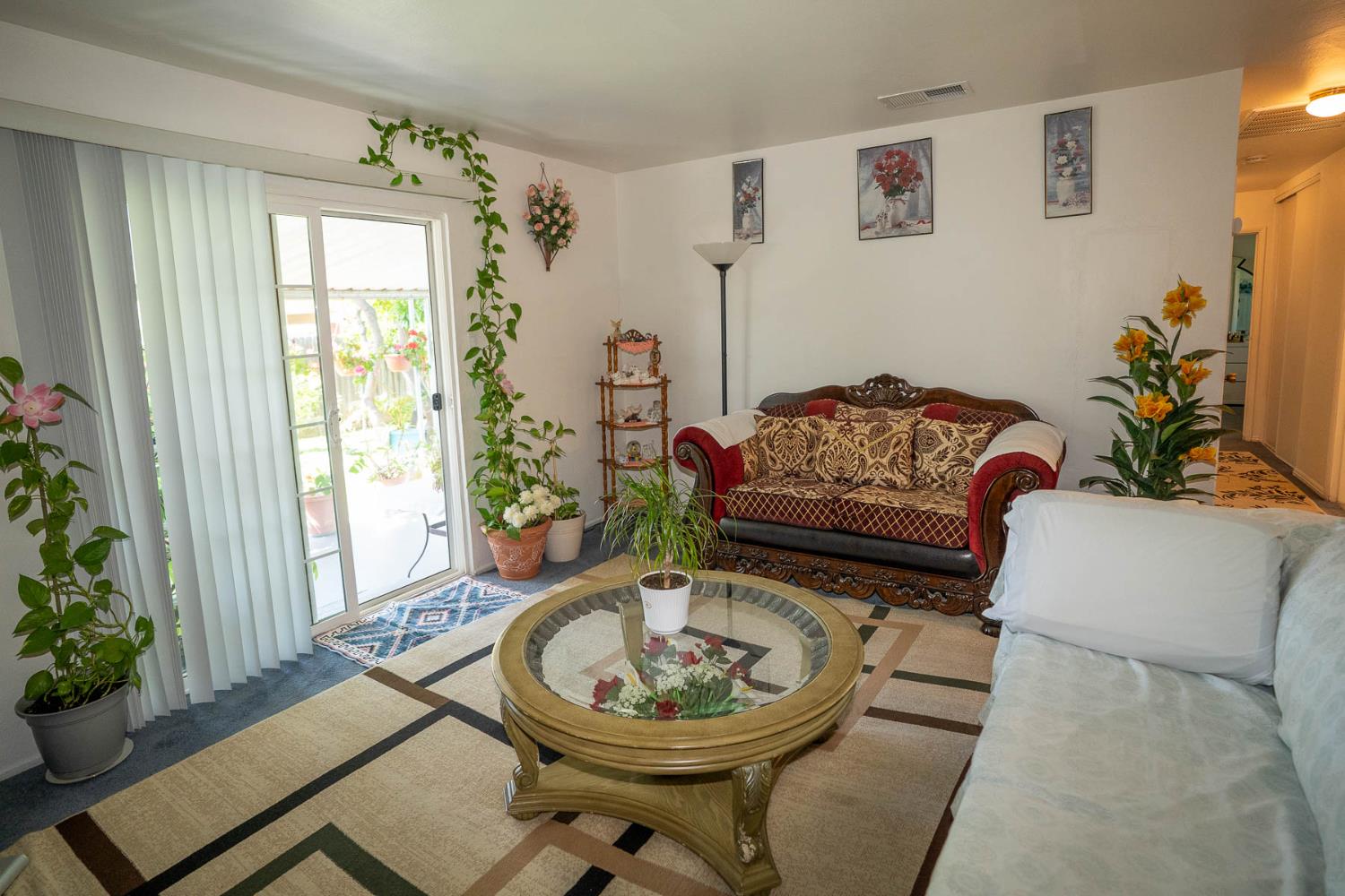 10444 Rockingham Drive Rancho Cordova, CA 95670 - Photo 6 of 17 Gallery Image 6