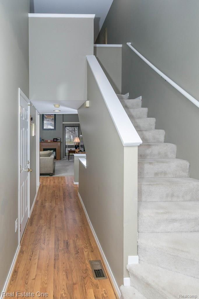 553 Harrow Court, Unit 44 Rochester, MI 48307 - Photo 13 of 32 No Worries of Who is Living Above You!