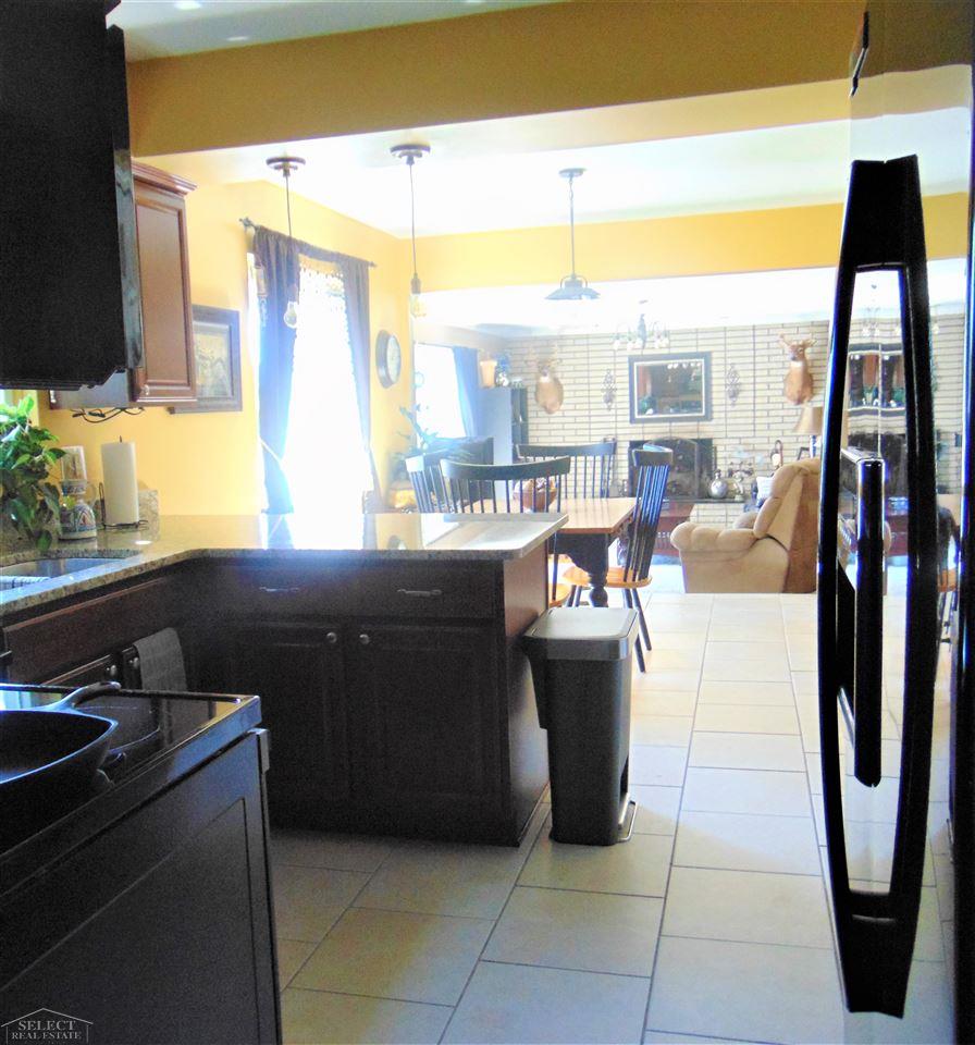 35397 Bobcean Road Clinton Township, MI 48035 - Photo 18 of 59 31393511-17.JPG