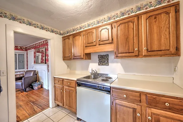 $475,000 | 474 Valley Road, Barre, MA 01005