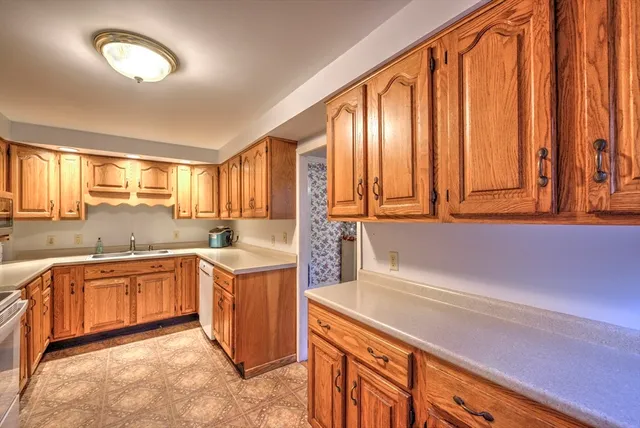 $475,000 | 474 Valley Road, Barre, MA 01005