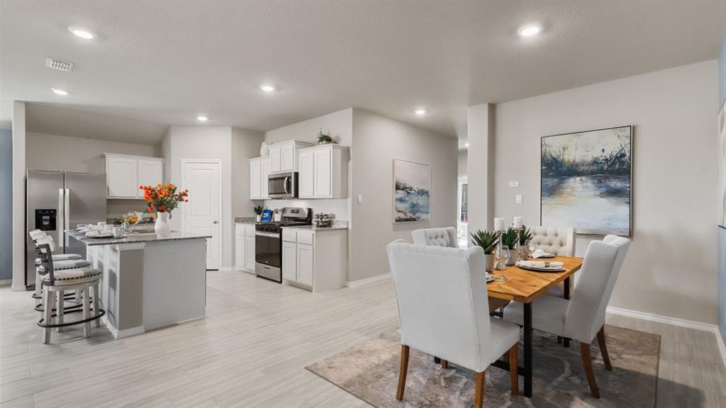 313 Blanco Drive Azle, TX 76020 - Photo 8 of 39