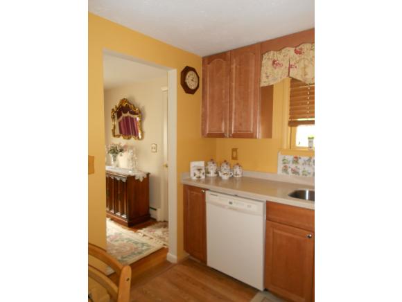 20 Yale Road Nashua, NH 03064 - Photo 7 of 16