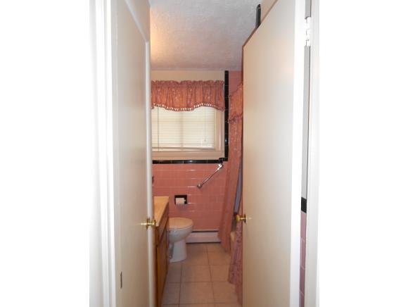 20 Yale Road Nashua, NH 03064 - Photo 10 of 16